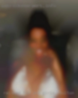 Relaxed fun and   sociable couple girls in Bolton here.